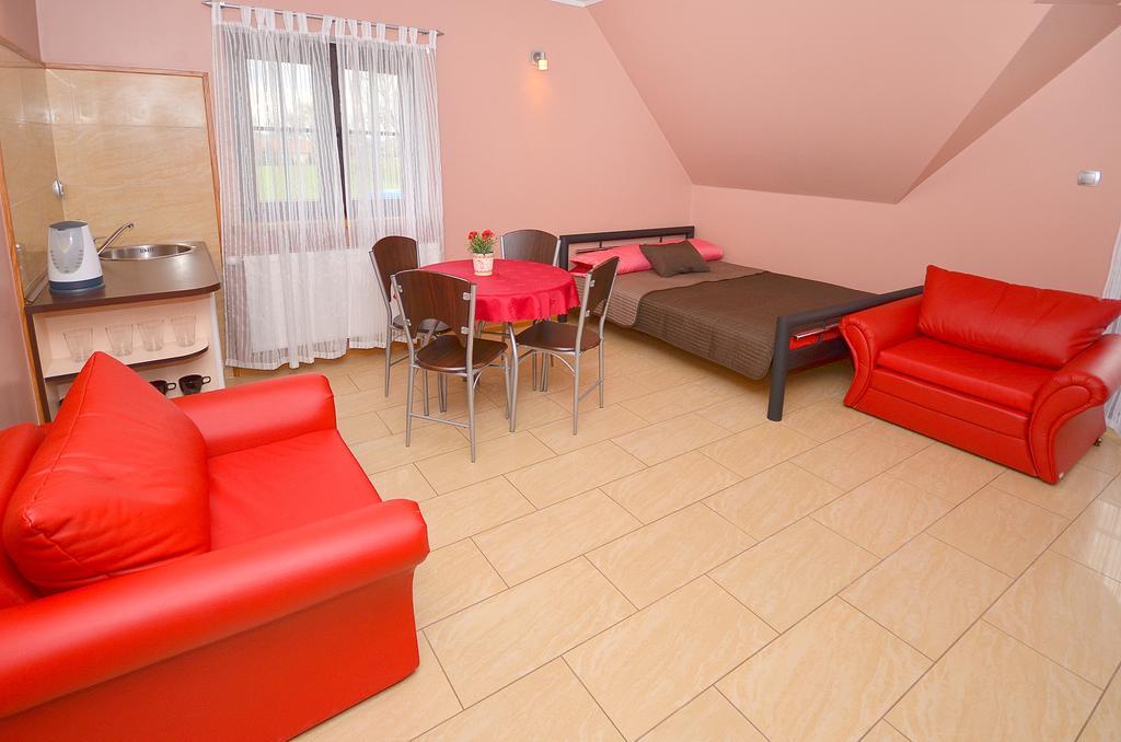 Pod Strzecha Hotel Darlowo Bagian luar foto
