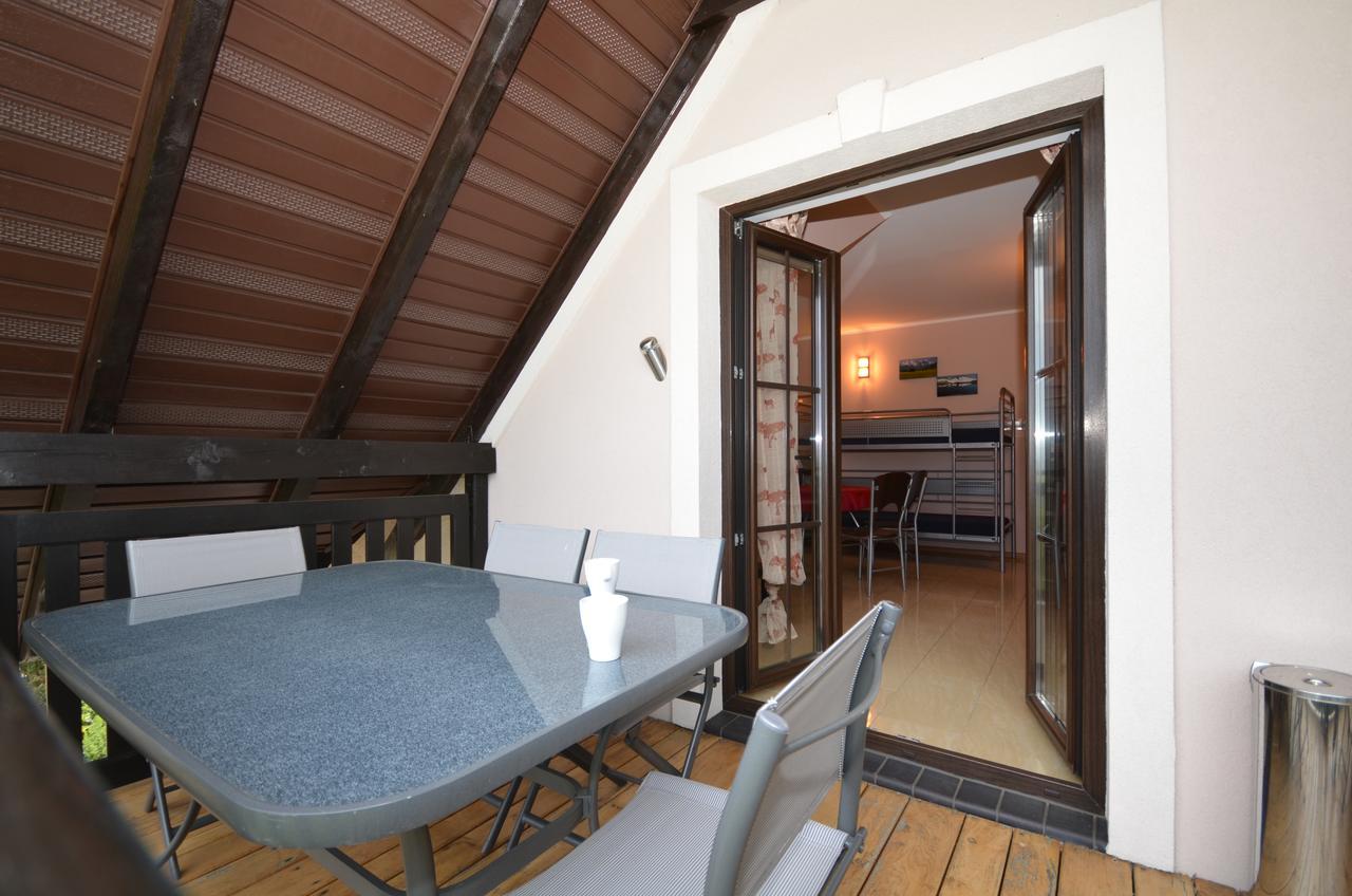 Pod Strzecha Hotel Darlowo Bagian luar foto